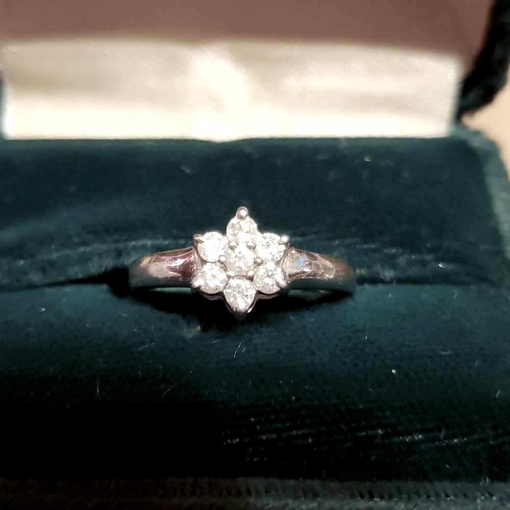 Diamond Ring - Picture 5 of 5